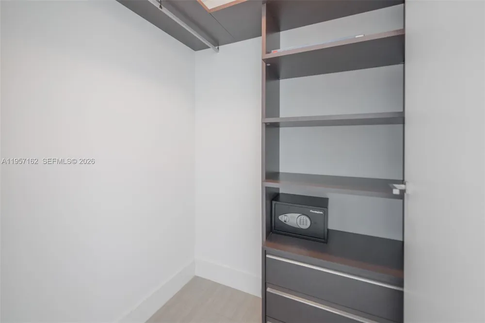 3250 NE 188th St #404 Aventura, FL 33180