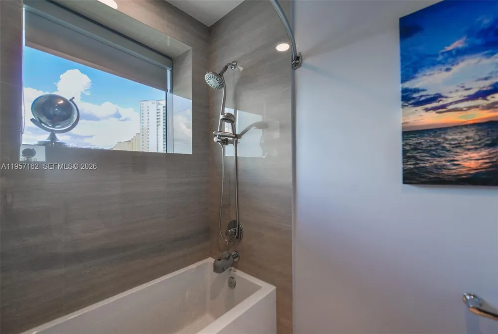 3250 NE 188th St #404 Aventura, FL 33180