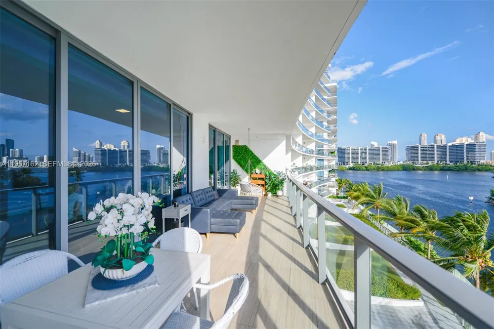 3250 NE 188th St #404 Aventura, FL 33180