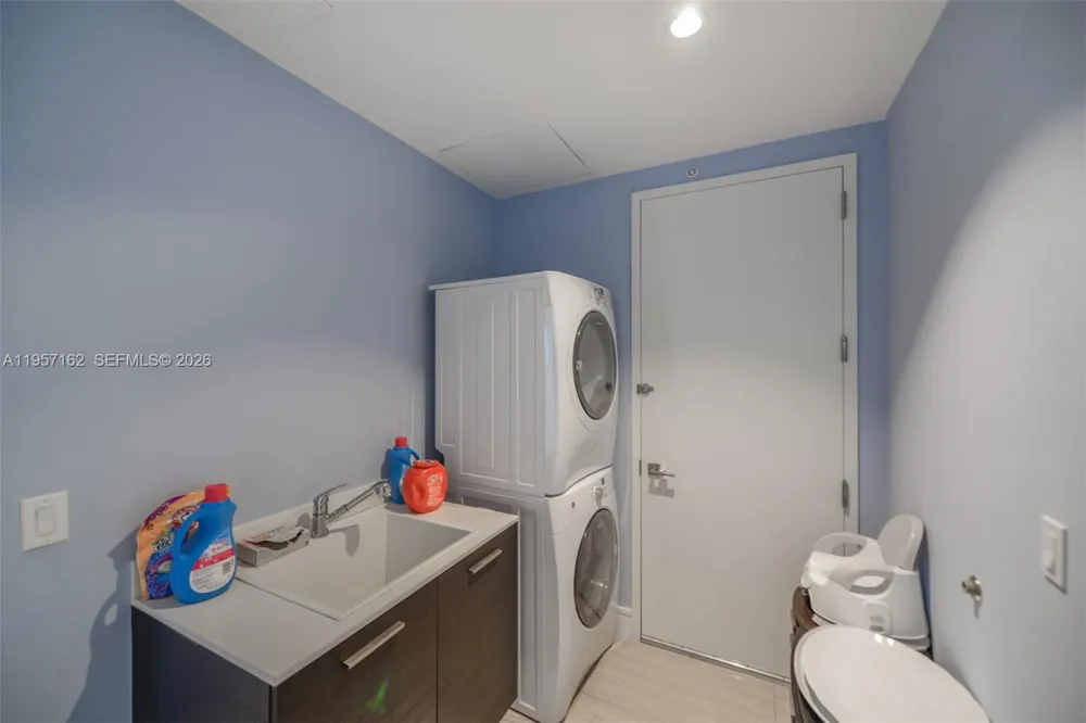 3250 NE 188th St #404 Aventura, FL 33180