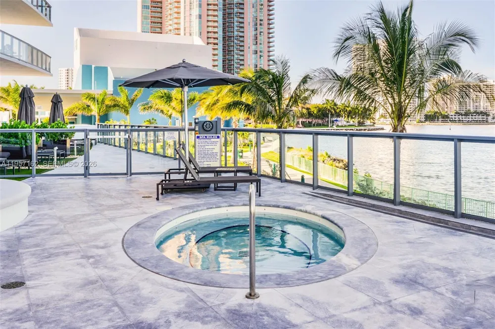 3250 NE 188th St #404 Aventura, FL 33180