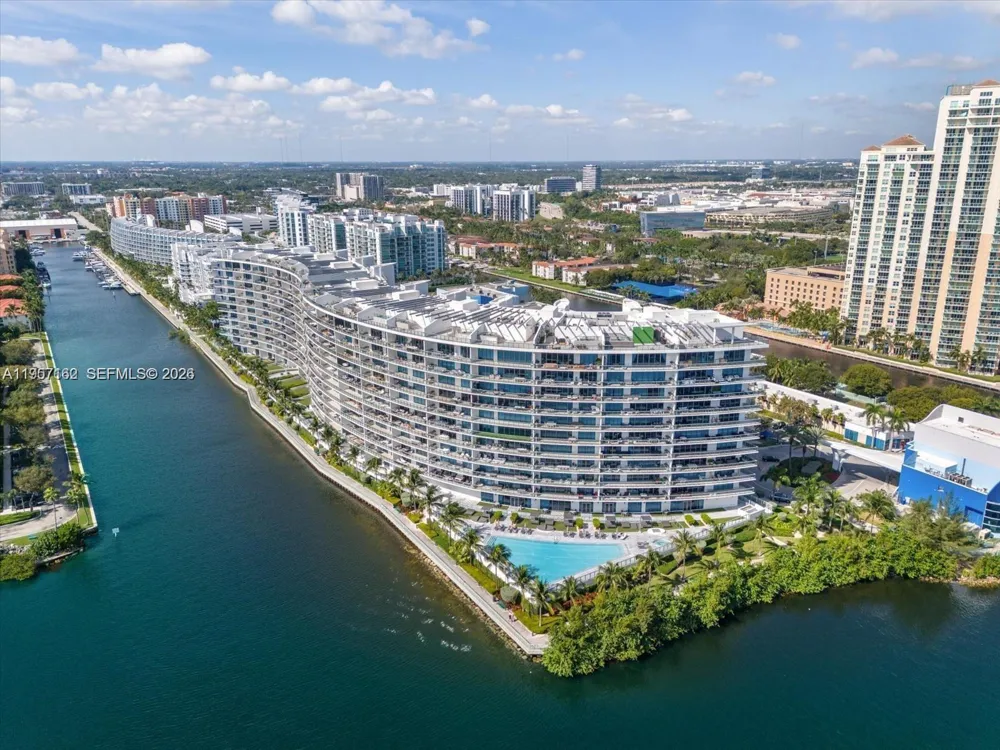 3250 NE 188th St #404 Aventura, FL 33180
