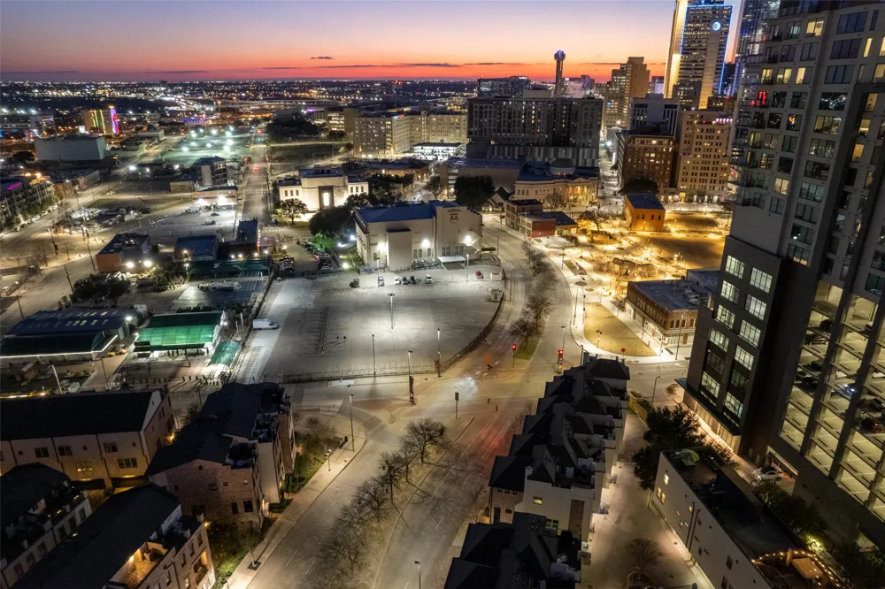 2111 Albany Street Dallas, TX 75201