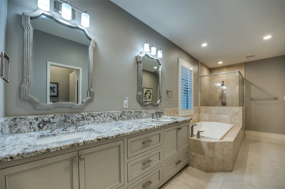 2111 Albany Street Dallas, TX 75201