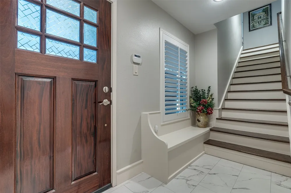 2111 Albany Street Dallas, TX 75201