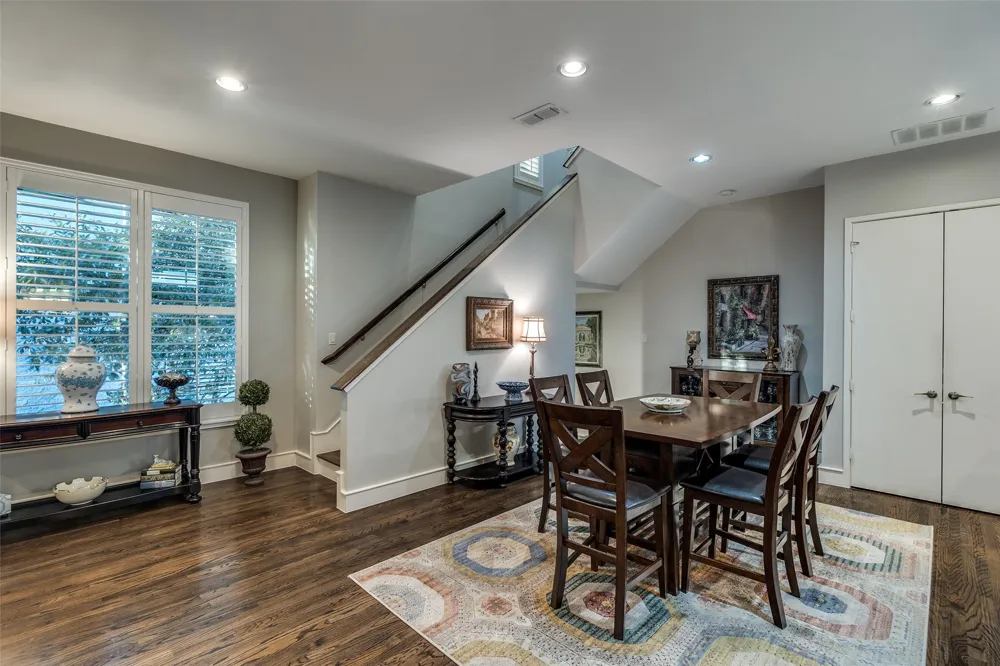 2111 Albany Street Dallas, TX 75201