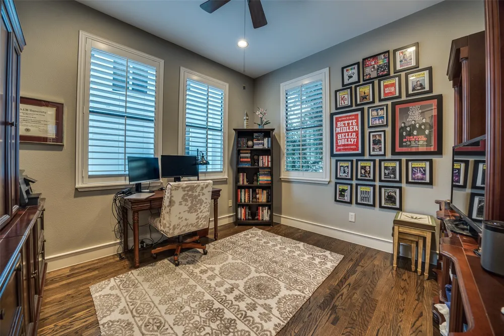 2111 Albany Street Dallas, TX 75201