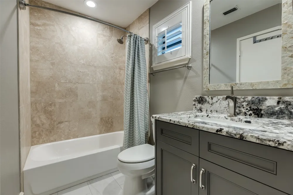 2111 Albany Street Dallas, TX 75201