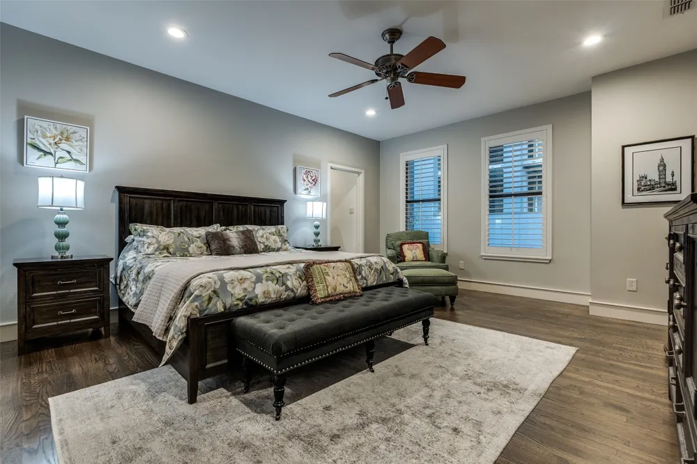 2111 Albany Street Dallas, TX 75201