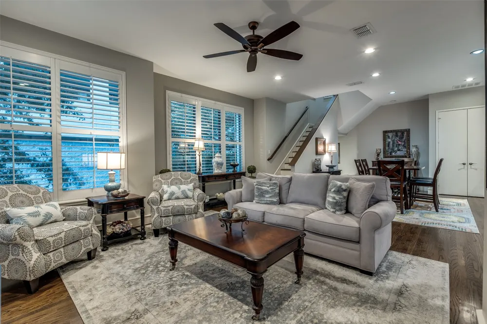 2111 Albany Street Dallas, TX 75201
