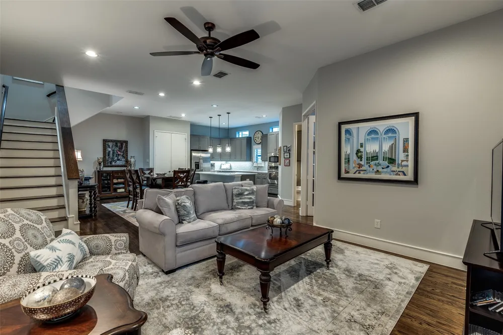 2111 Albany Street Dallas, TX 75201