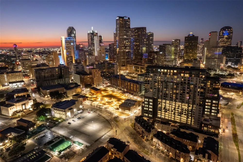 2111 Albany Street Dallas, TX 75201