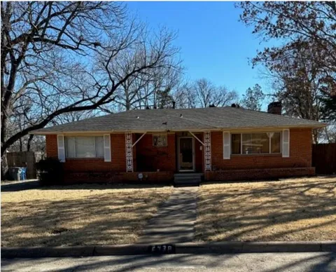 2438 Five Mile Circle
