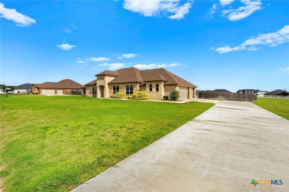 930 Inka Road Salado, TX 76571