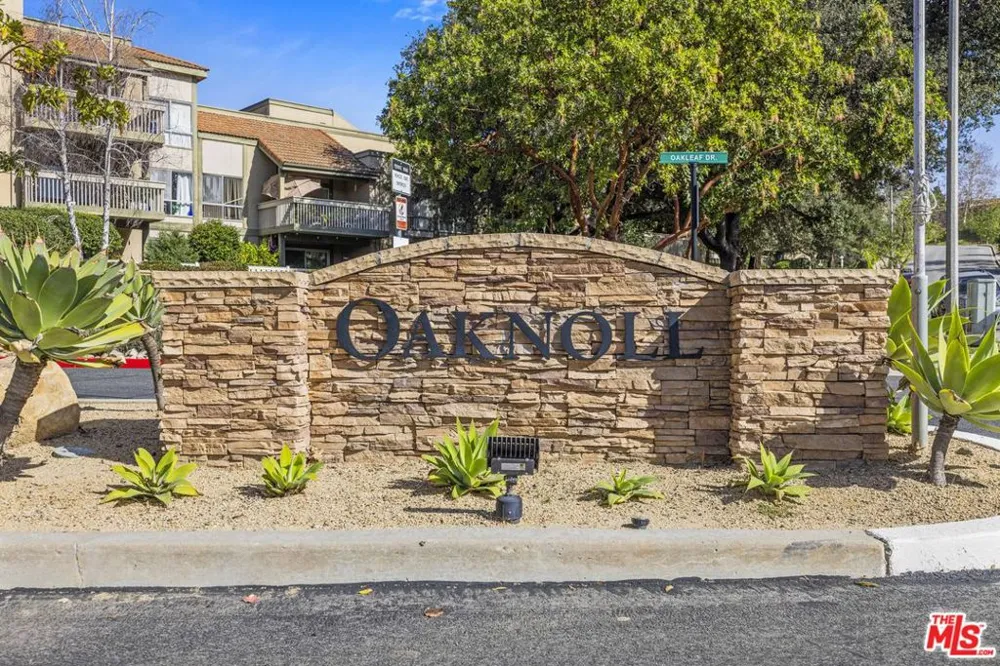 824 Pinetree Circle #14 Thousand Oaks, CA 91360