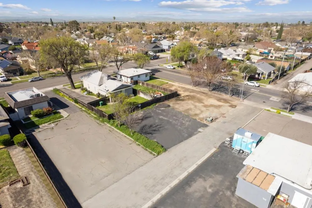 422 J STREET Los Banos, CA 93635