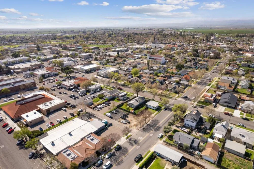 422 J STREET Los Banos, CA 93635