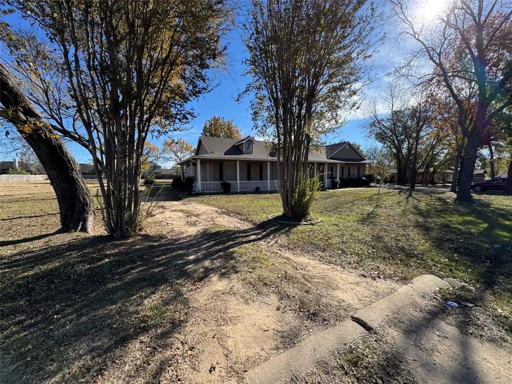 3916 Shepherd Balch Springs, TX 75180