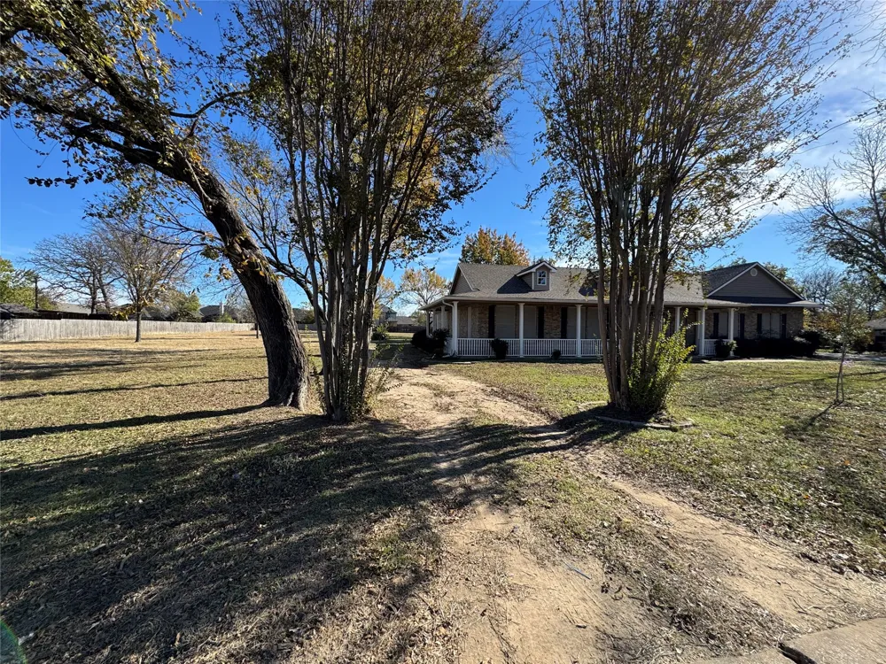 3916 Shepherd Balch Springs, TX 75180