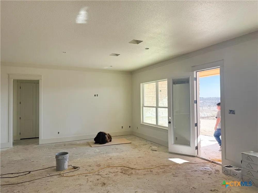 1614 Hunt Drive Salado, TX 76571