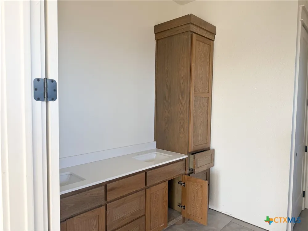 1614 Hunt Drive Salado, TX 76571