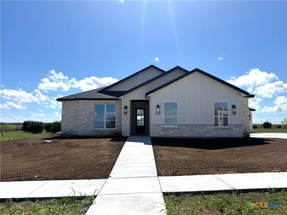 1614 Hunt Drive Salado, TX 76571