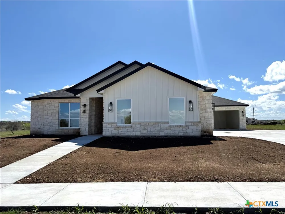 1614 Hunt Drive Salado, TX 76571