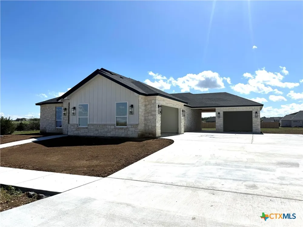 1614 Hunt Drive Salado, TX 76571