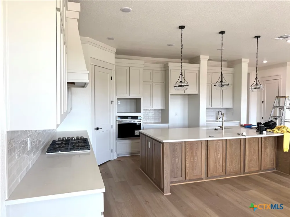 1614 Hunt Drive Salado, TX 76571