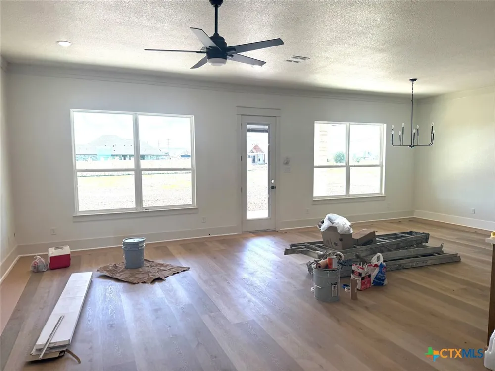 1614 Hunt Drive Salado, TX 76571