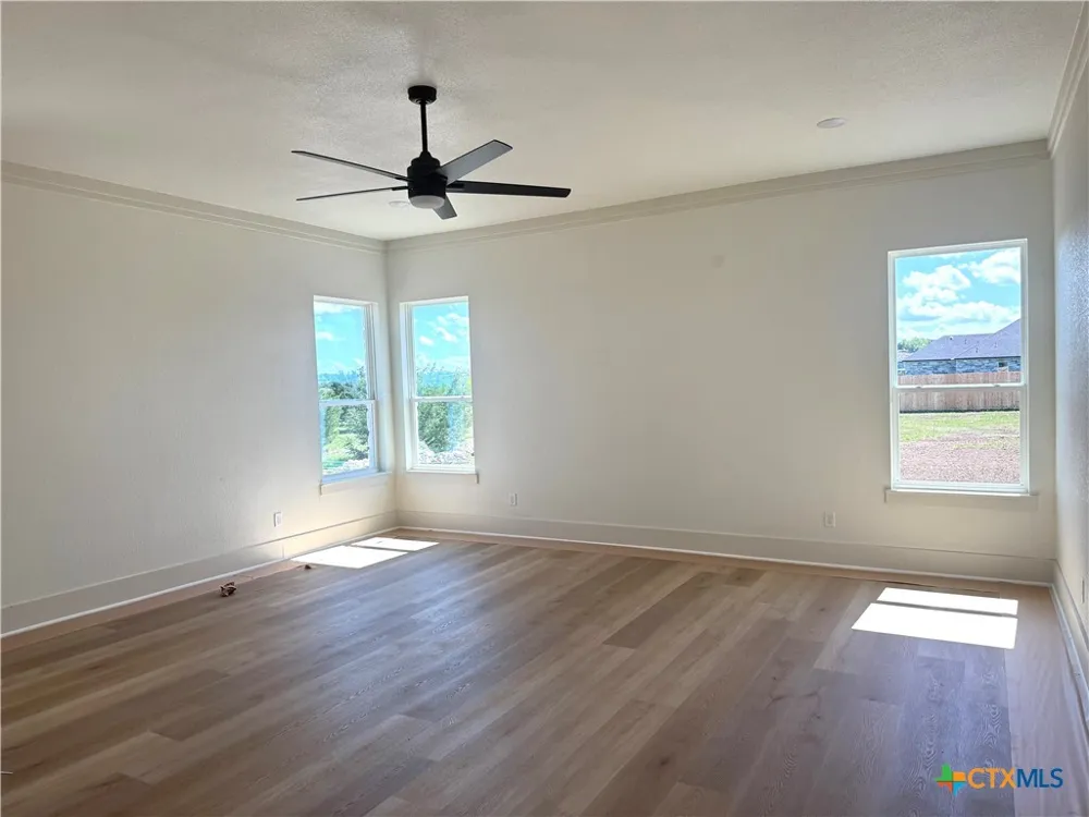 1614 Hunt Drive Salado, TX 76571