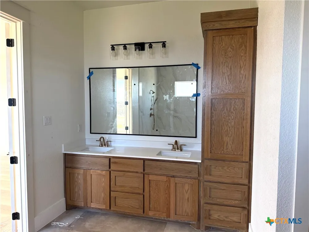 1614 Hunt Drive Salado, TX 76571