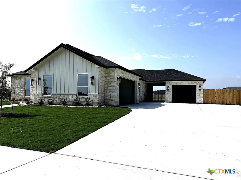 1614 Hunt Drive Salado, TX 76571