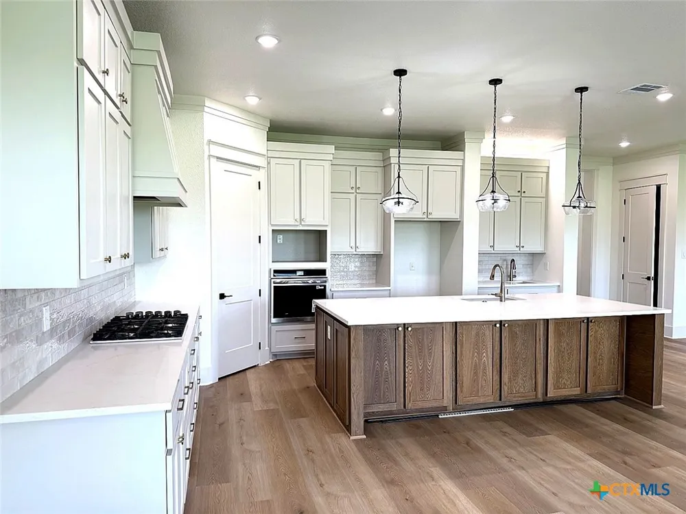 1614 Hunt Drive Salado, TX 76571