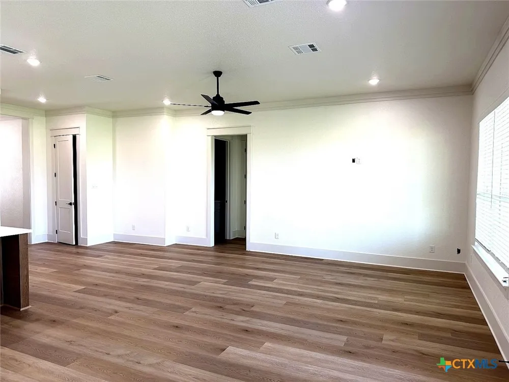 1614 Hunt Drive Salado, TX 76571
