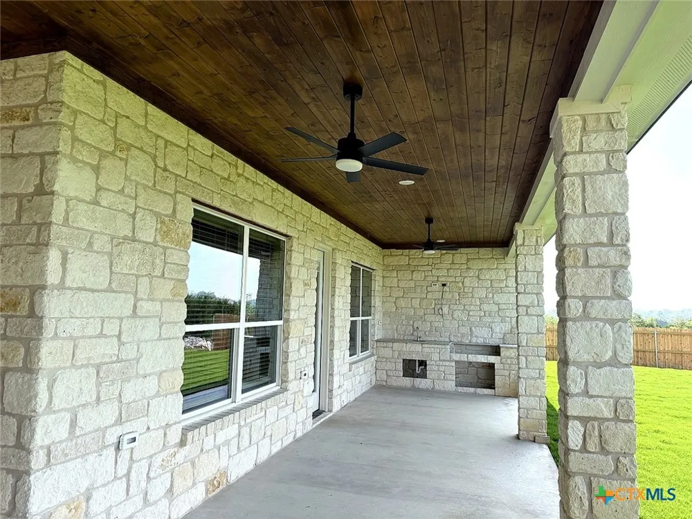 1614 Hunt Drive Salado, TX 76571
