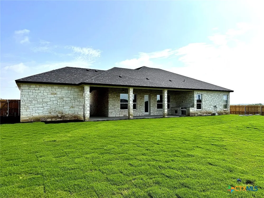 1614 Hunt Drive Salado, TX 76571