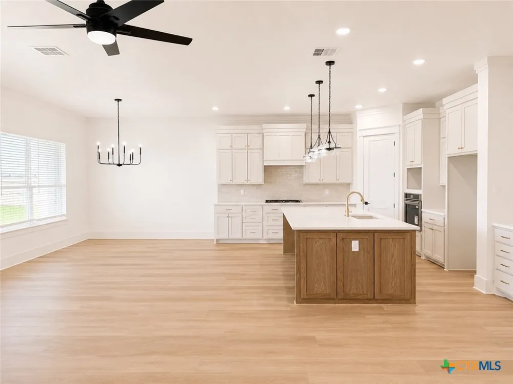 1614 Hunt Drive Salado, TX 76571