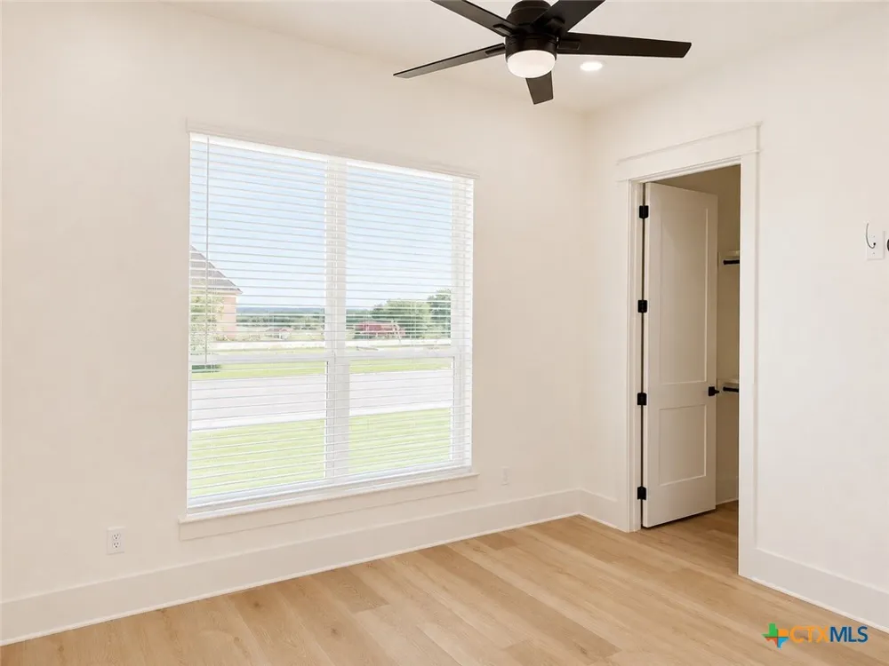 1614 Hunt Drive Salado, TX 76571