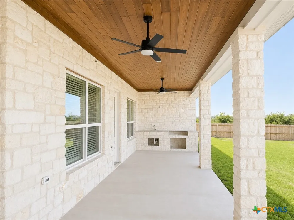 1614 Hunt Drive Salado, TX 76571