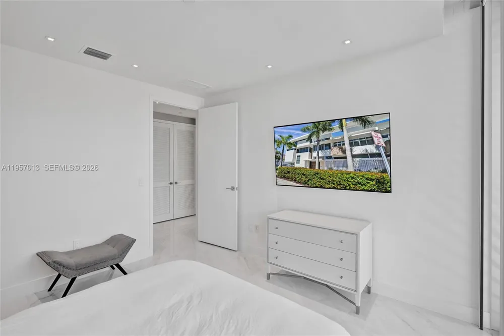 3750 Yacht Club Dr #TH1 Aventura, FL 33180