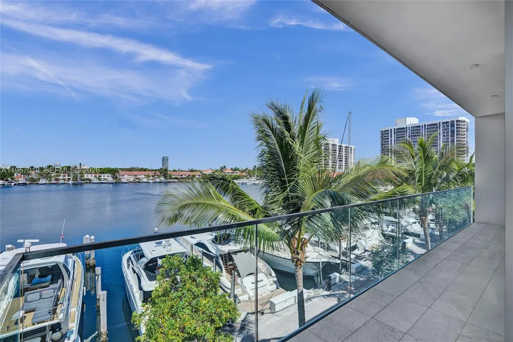 3750 Yacht Club Dr #TH1 Aventura, FL 33180