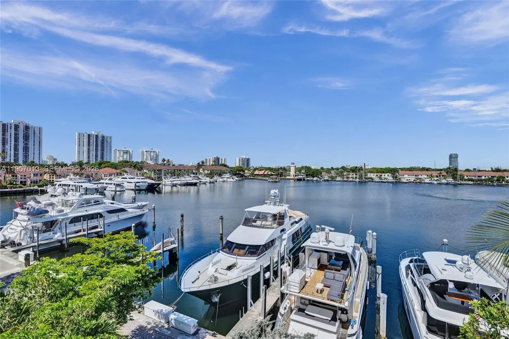 3750 Yacht Club Dr #TH1 Aventura, FL 33180