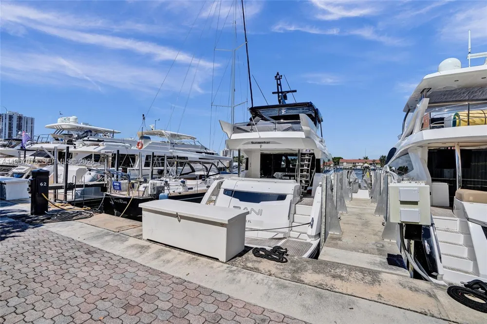 3750 Yacht Club Dr #TH1 Aventura, FL 33180