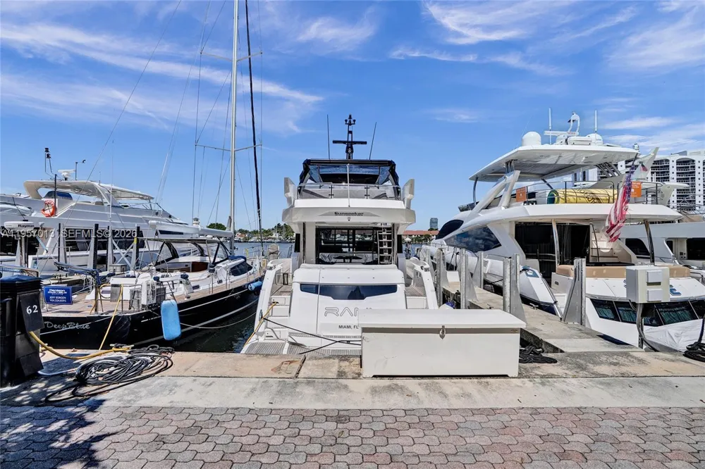 3750 Yacht Club Dr #TH1 Aventura, FL 33180