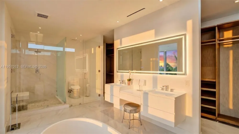 3750 Yacht Club Dr #TH1 Aventura, FL 33180
