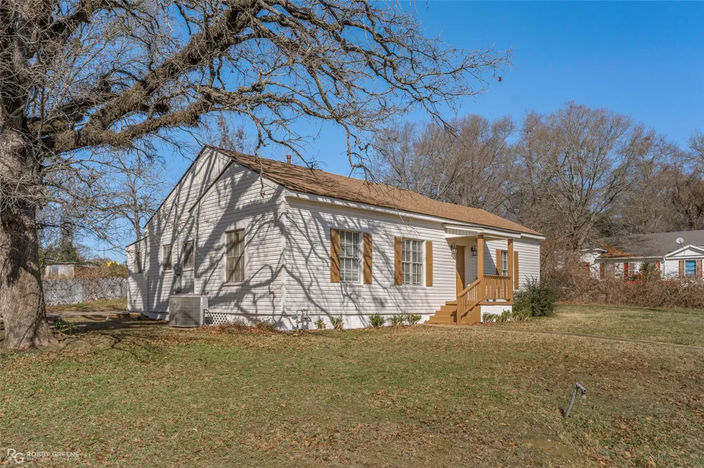 101 Walnut Street Vivian, LA 71082
