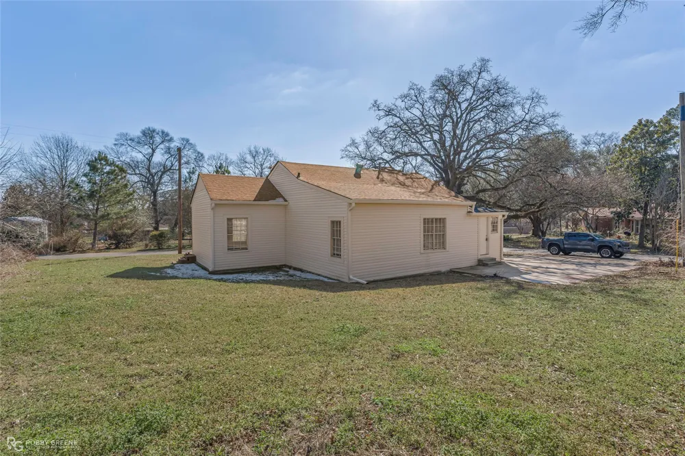 101 Walnut Street Vivian, LA 71082