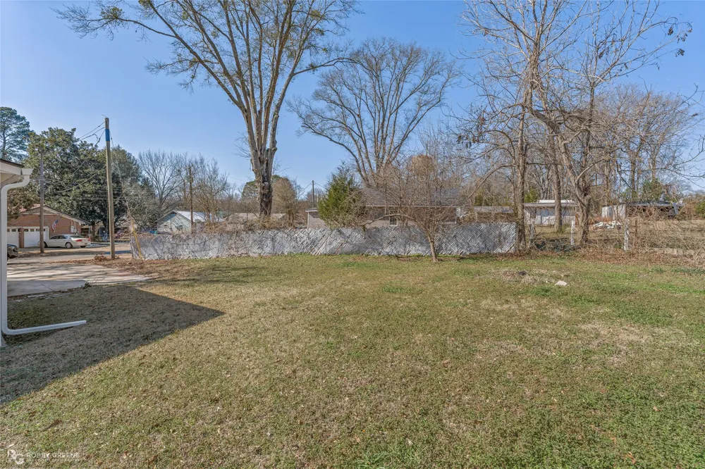 101 Walnut Street Vivian, LA 71082