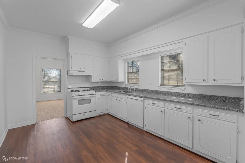 101 Walnut Street Vivian, LA 71082
